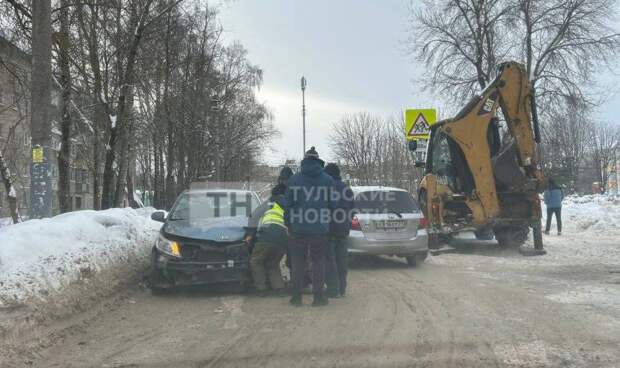 На Парашютном проезде в Мясново столкнулись два автомобиля