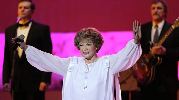 60 лет на сцене, но «место силы» другое: как 88-летняя Эдита Пьеха отказалась от роскоши ради лесного домика