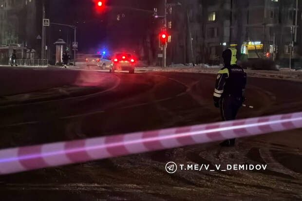 В Белгороде после падения боеприпаса образовалась воронка, проводится эвакуация