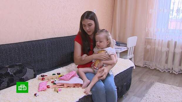 Страдающей СМА двухлетней Регине срочно нужны деньги на лечение