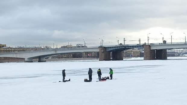 Спасатели проверили водоемы под Петербургом