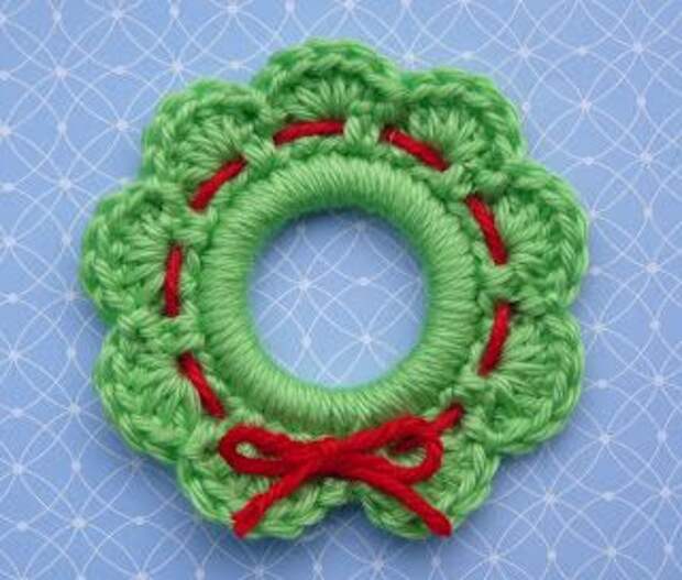 Whiskers & Wool: Christmas Wreath Ring Ornament