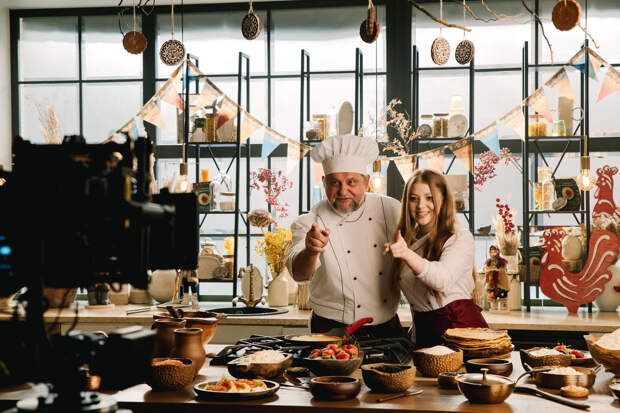 Валентина Ляпина, Александр Самойленко и Николай Наумов отпразднуют «Масленицу» Валентина Ляпина, Александр Самойленко и Николай Наумов отпразднуют «Масленицу»