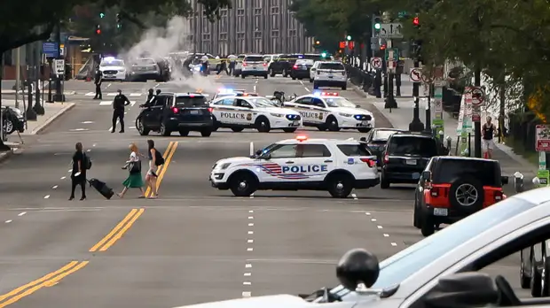 В результате стрельбы у Белого дома пострадали два человека