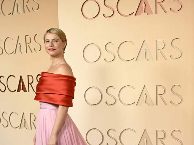 Джесси Бакли получила «Оскар» за главную роль в «Хамнете»