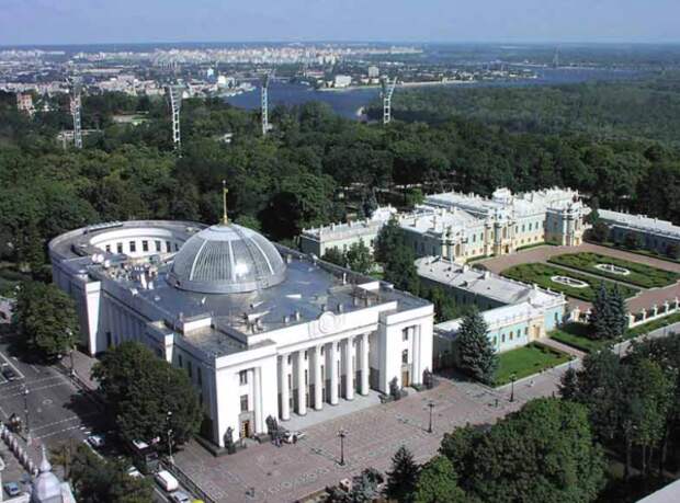 Здание Верховной рады Украины, где к счастью, еще остались светлые головы