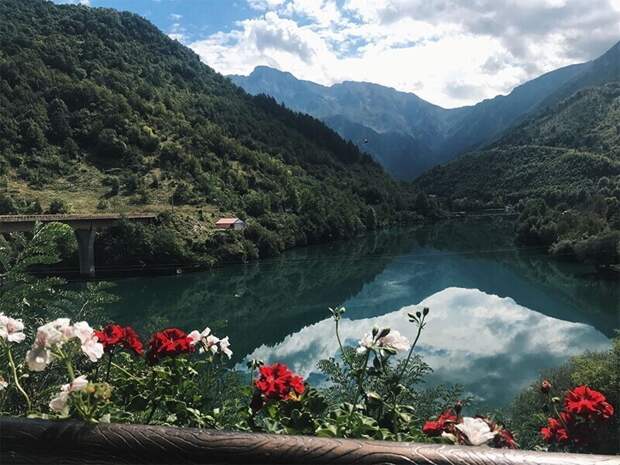 33. "Приехал к маме в гости в Боснию"