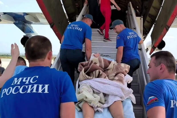 Второй день в сети не прекращают появляться все новые комментарии чиновников, политиков и экспертов относительно трагических событий, произошедших в двух регионах России в воскресенье.-2
