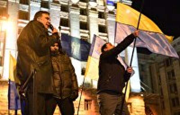 Сторонники Саакашвили едут к дому Порошенко с ультиматумом