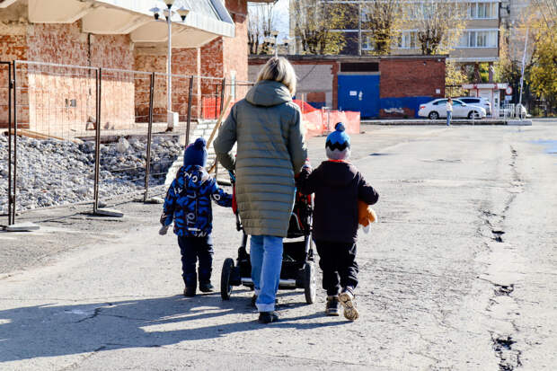 Правительство внесло в Госдуму законопроект о налоговом "кэшбеке" для семей с детьми