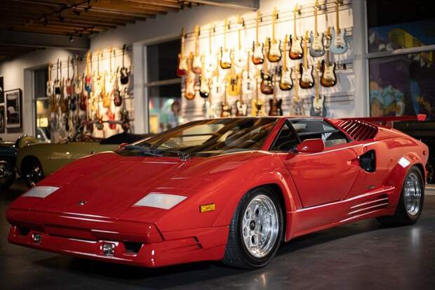Редкий юбилейный Lamborghini Countach с минимальным пробегом