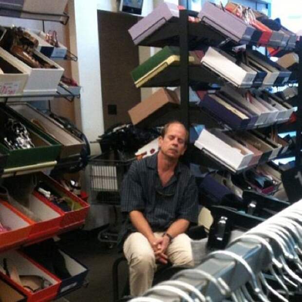 guys waiting for girls 14 Guys waiting for girls: weve all been there (30 Photos)