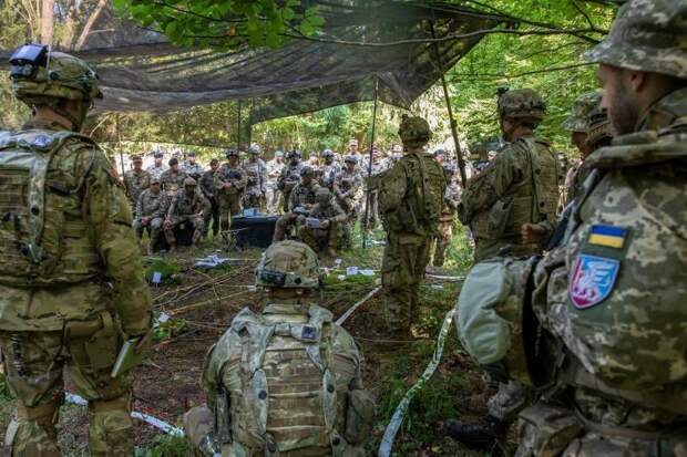 Держат в яме и выбивают показания: луганский подполковник рассказал о похищении наблюдателя ЛНР