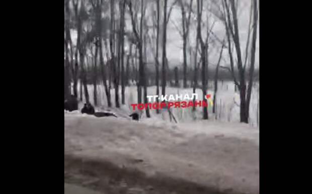 Под Рязанью легковушка вылетела в кювет с трассы М-5 "Урал"