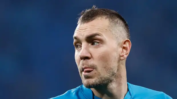 Пресс-служба «Зенита» показала фото Дзюбы с медосмотра команды