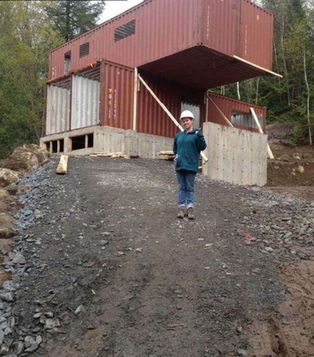Эта женщина построила дом из морских контейнеров дом, контейнер, своими руками
