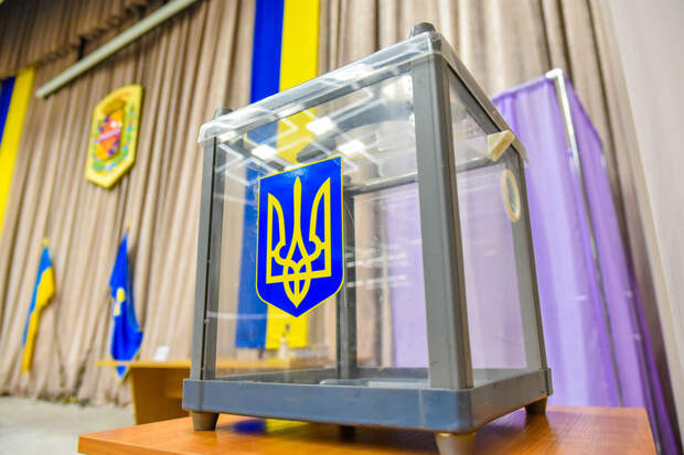 РБК-Украина: Киеву придется снять военное положение, чтобы провести выборы