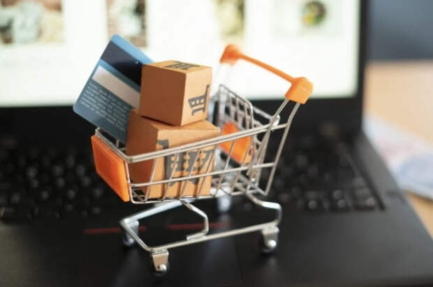 Опрос показал, что 9% россиян сдавали в магазины использованные вещи