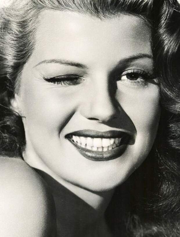 Rita Hayworth. Beautiful smile.