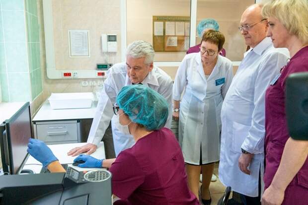 Для тестирования на коронавирус в Москве развернуто девять лабораторий