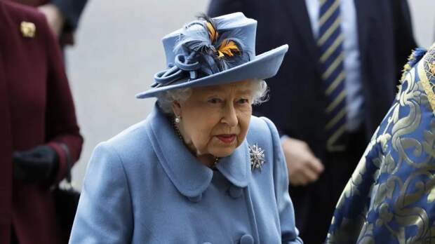 Правительство Великобритании извинилось перед Елизаветой II