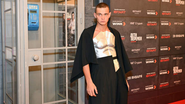 «Лучшая»: актер Слава Копейкин рассказал, как мама повлияла на его жизнь