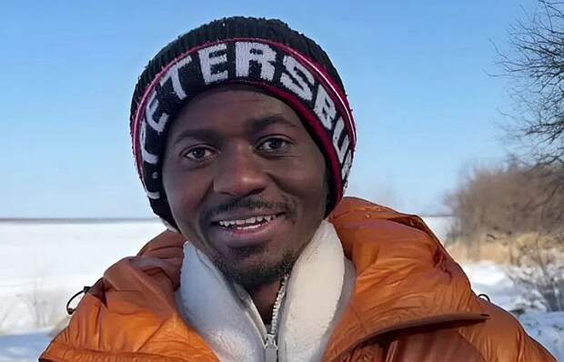 «Зайка — это еда»: как африканец из Конго за 15 лет стал «Чёрным русским», выиграл 300 тысяч на ТВ и воспитывает сына во Владивостоке