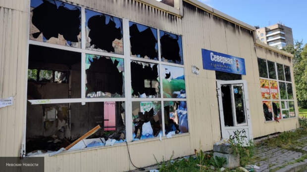 Беглов поручил снести здание заброшенного магазина в Купчино после обращения жителей