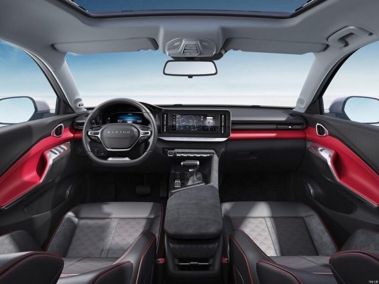 Baojun RC-5 новый китайский лифтбек