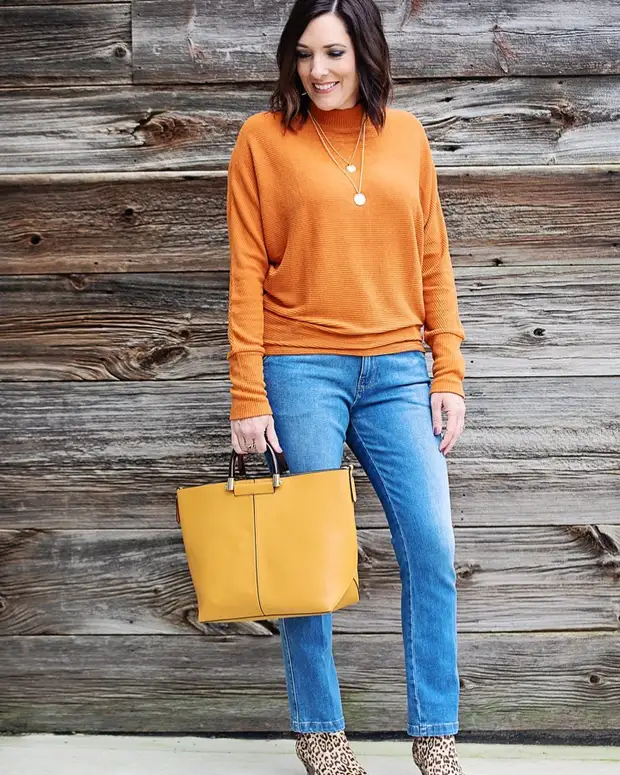 16 примеров как стильно носить джинсовые вещи женщинам старше 40 лет
