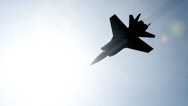Многоцелевой истребитель МиГ-31 с гиперзвуковой ракетой Кинжал Многоцелевой истребитель МиГ-31 с гиперзвуковой ракетой Кинжал