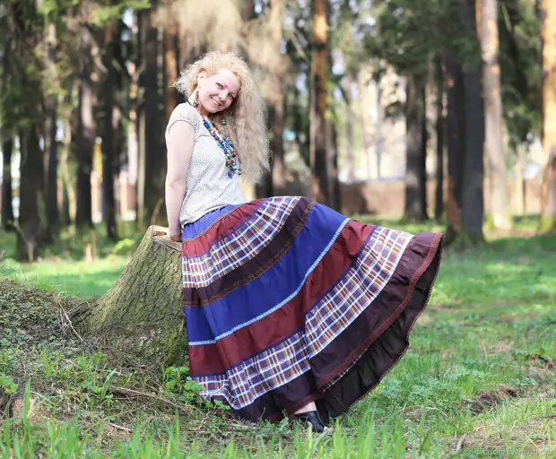 Как стильно носить юбку бохо: 13 комфортных идей, которые отличаются колоритом и многослойностью