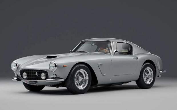 Одну из 165 Ferrari из ограниченной серии выставили на аукцион в Британии