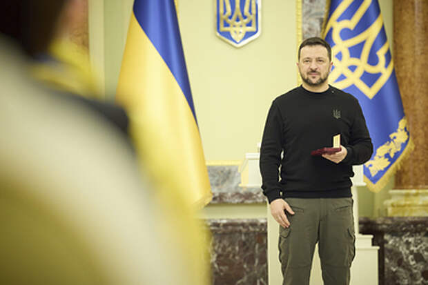 СВР: Зеленский проигрывает борьбу за умы и сердца украинцев, США ищут замену