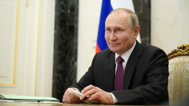 Путин поручил пересмотреть планы по капремонту российских школ