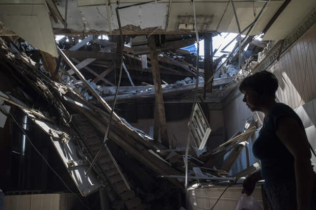 В российском городе в квартире пенсионерки рухнул потолок