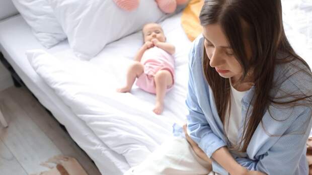 «Родился ребенок, а радости нет!». Психолог — о том, как справиться с послеродовой депрессией