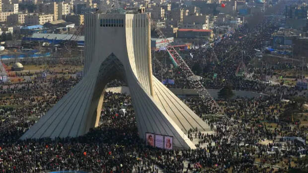 Уиткофф и Арагчи наладили прямой канал связи по перемирию в Иране – Axios