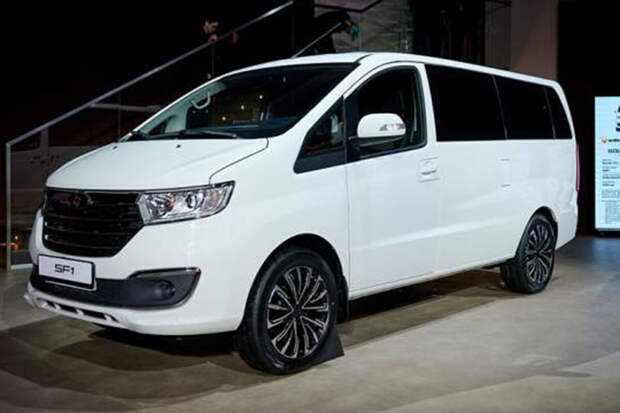 Дилеры начали принимать предзаказы на новый российский микроавтобус Sollers SF1