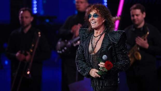 «В 76 лет — огонь!»: Валерий Леонтьев зажигает в Таиланде с голым торсом