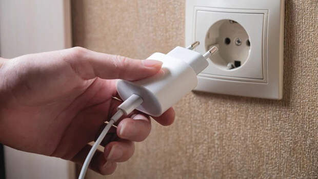 В Якутске подросток получил смертельный удар током от телефона