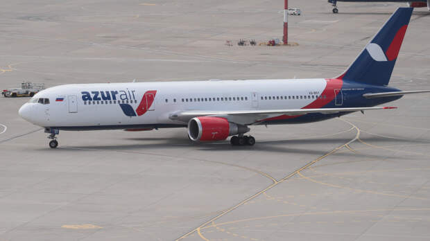 Подавший сигнал бедствия самолет Azur Air успешно приземлился в Китае