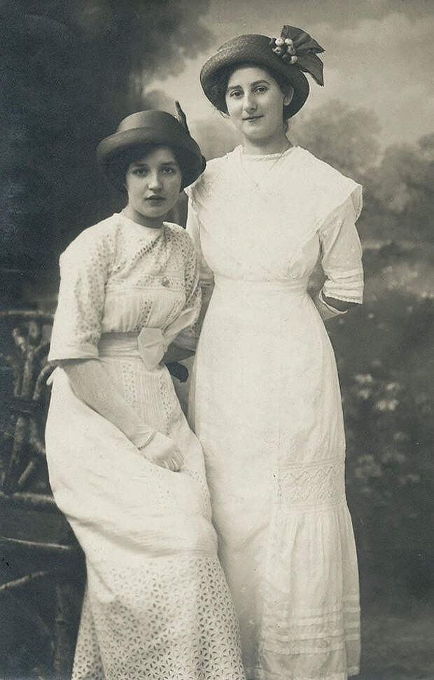vintage-women-beauty-1900-1910-104__605