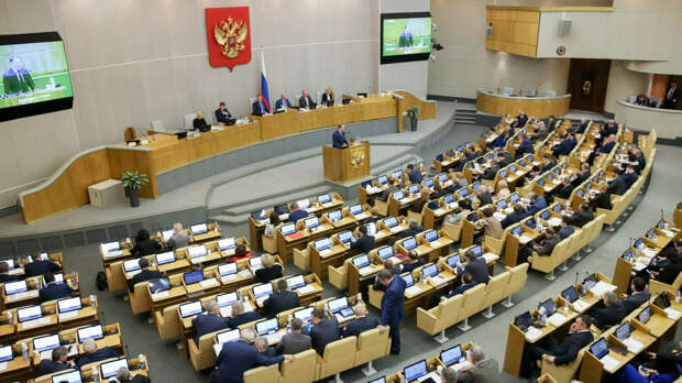 Раздрай в «Единой России»: страховщики рассорили в Госдуме Яровую и Неверова