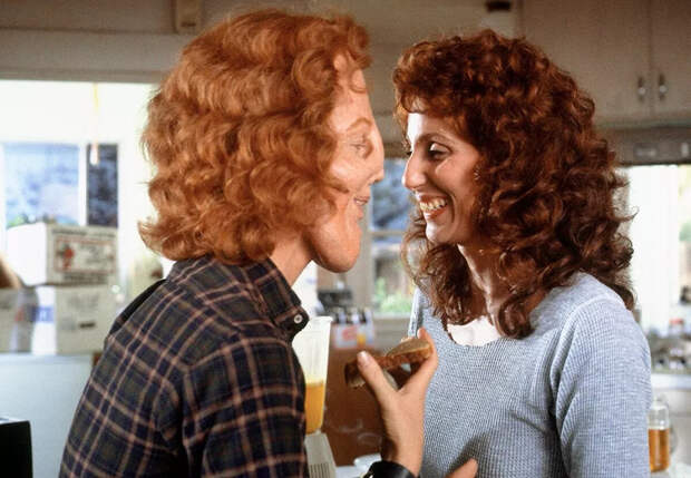 Эрик Штольц и Шер в фильме «Маска», 1985 г. Эрик Штольц и Шер в фильме «Маска»