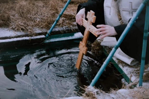 Педиатр Николенко рассказал об опасности купания детей в проруби