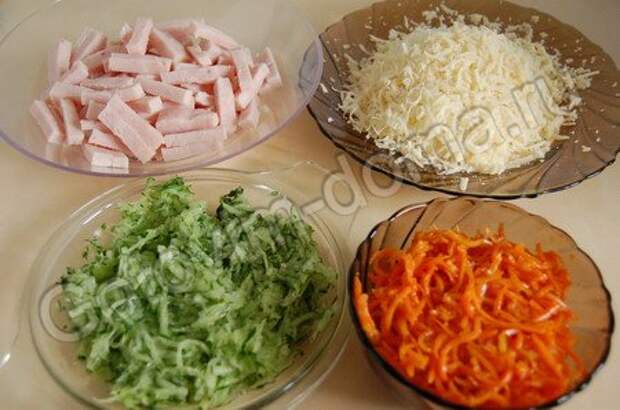 рецепт Салат из ветчины с сыром и корейской морковкой
