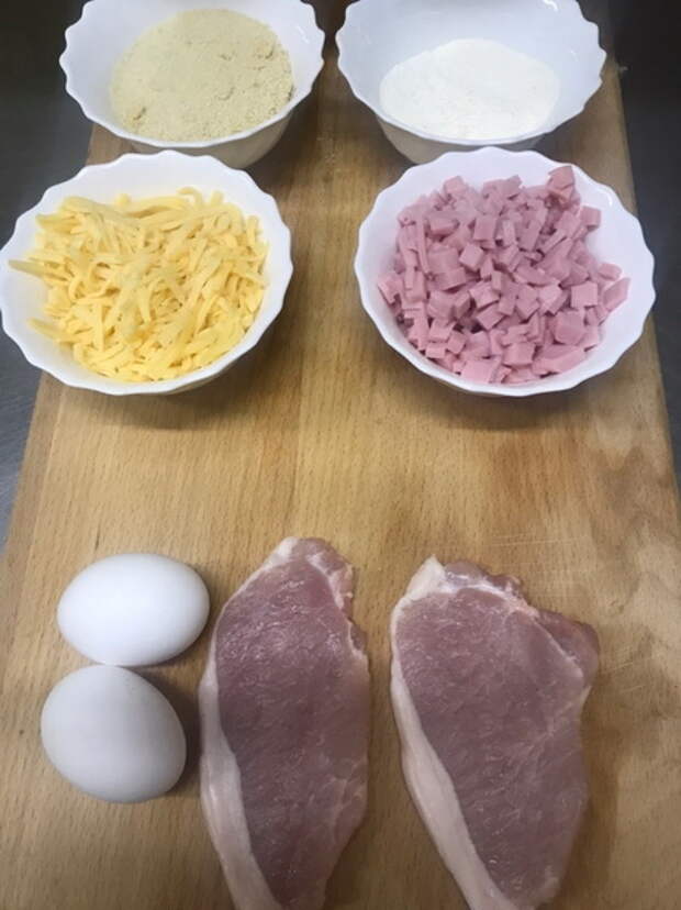 Классные рулетики из свиной корейки с отличной начинкой
