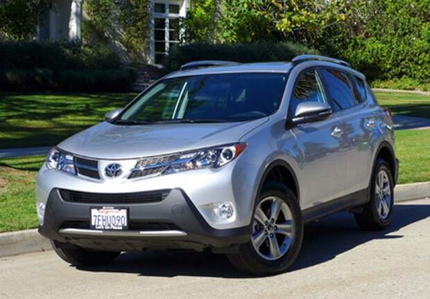 Автомобиль Toyota RAV4.