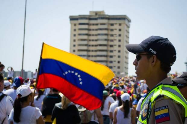 США хотят включить Венесуэлу в список стран-спонсоров терроризма — СМИ